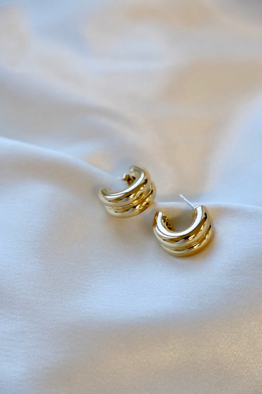 THE NINES CHUNKY DOUBLE HOOP