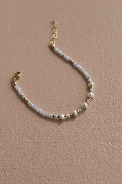 SKY BEADED PEARL BRACELET