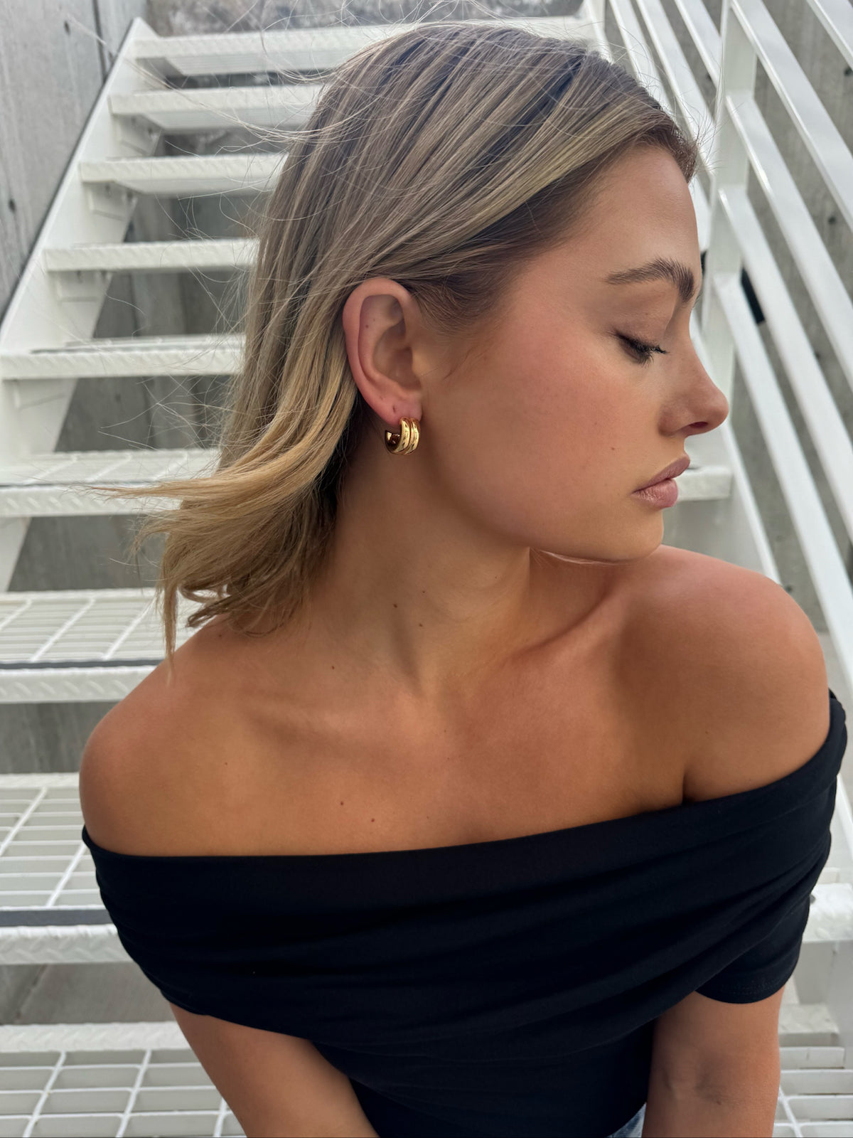 THE NINES CHUNKY DOUBLE HOOP
