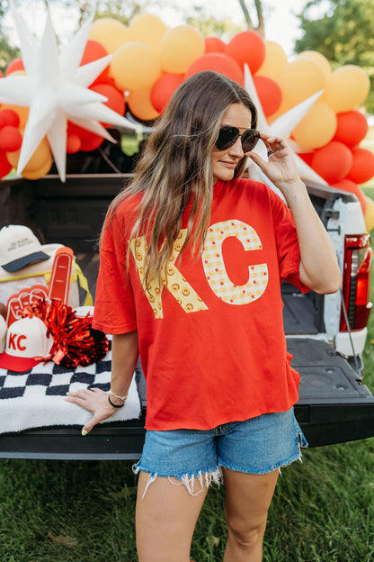 KC x Smiles Tee | Red