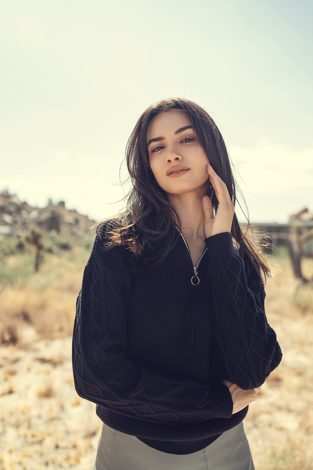 CABLE KNIT ZIPPER SWEATER