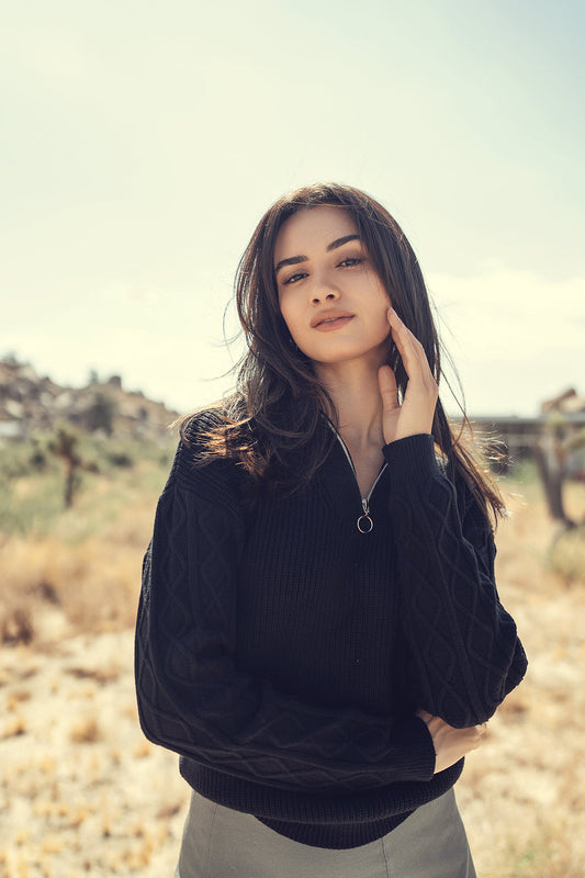 CABLE KNIT ZIPPER SWEATER