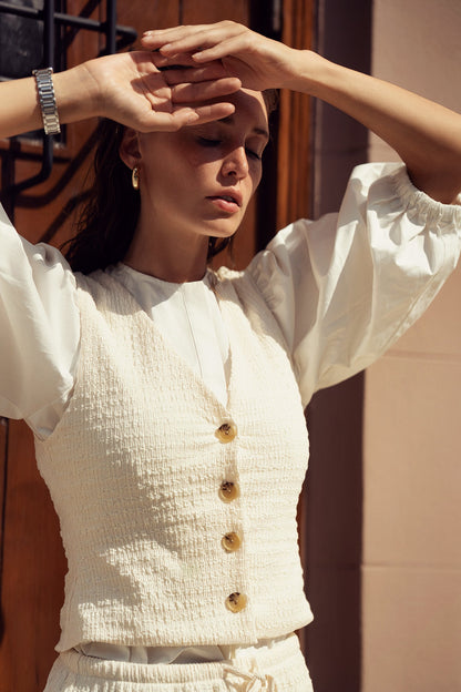 CRINKLE CREAM VEST