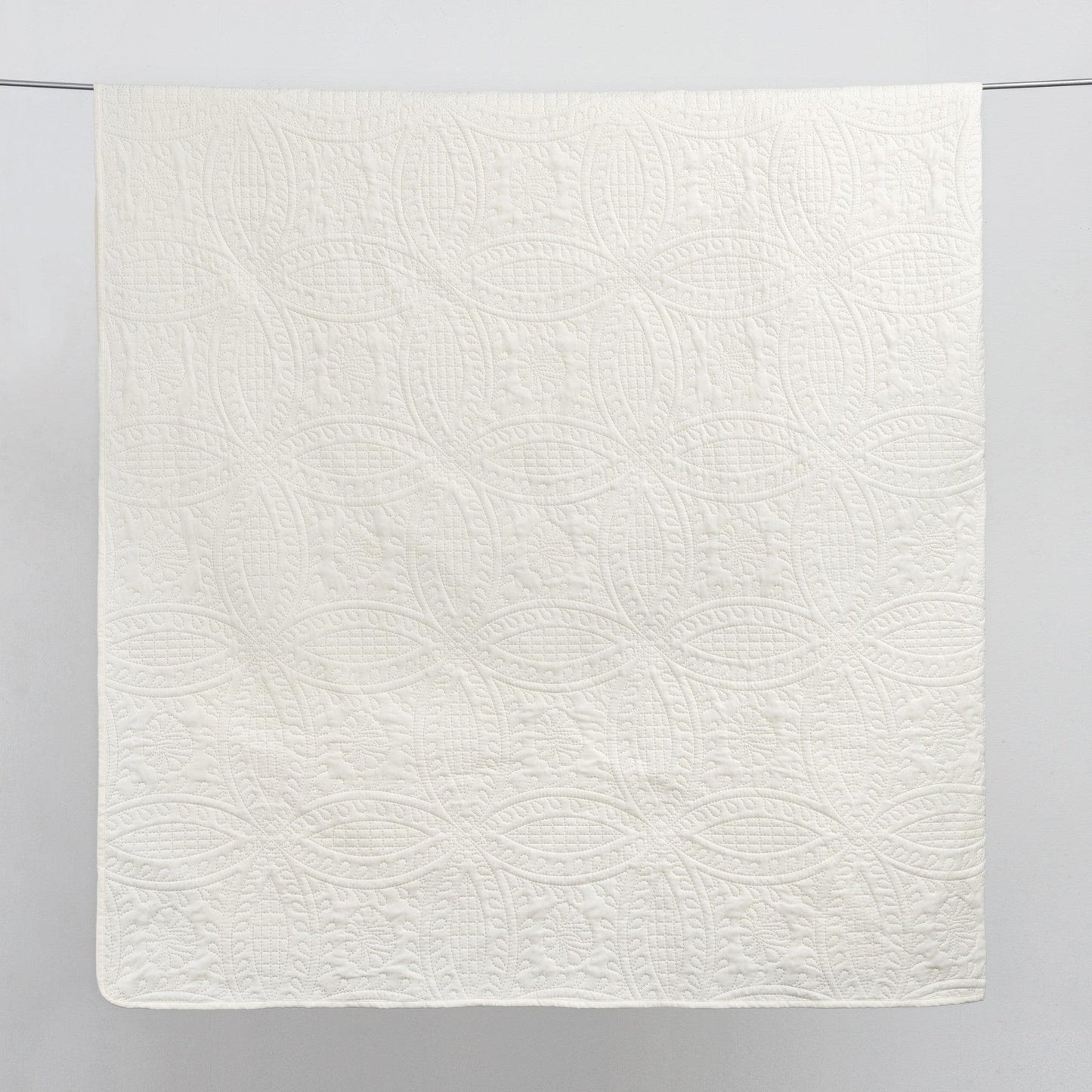 3-Piece Oversized Medallion Quilt Set - Clara Collection